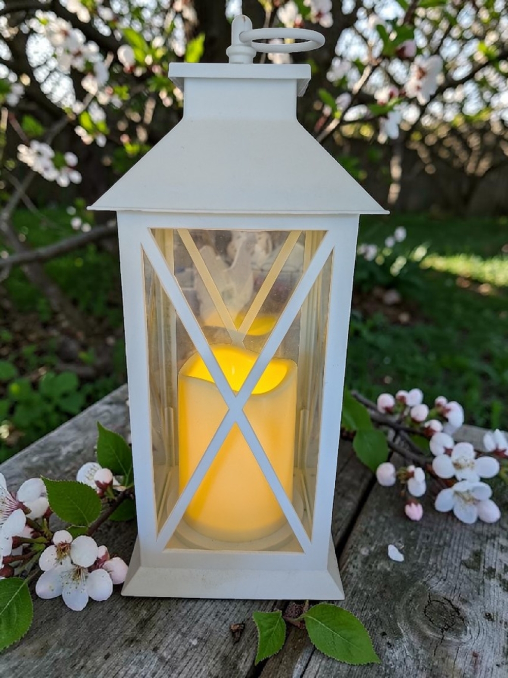 5 White Decorative Lantern with LED Candle - Unbranded. Only Used Once... - Picture 3 of 8